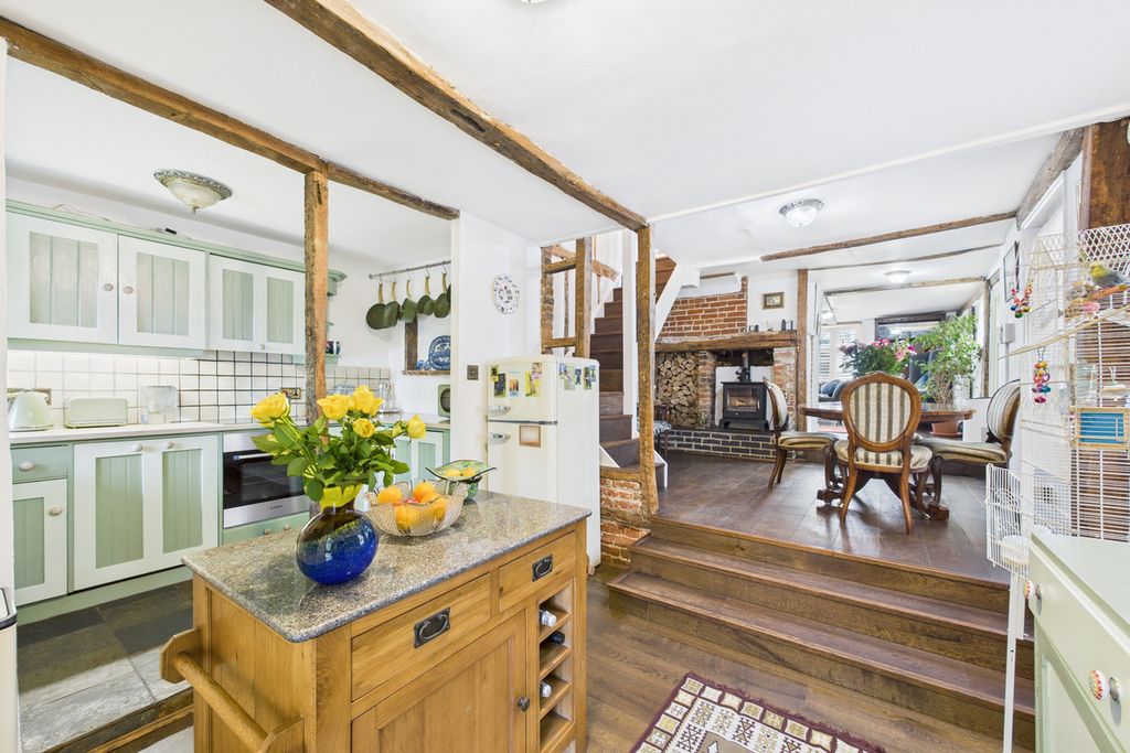 Property photo 3 of 33