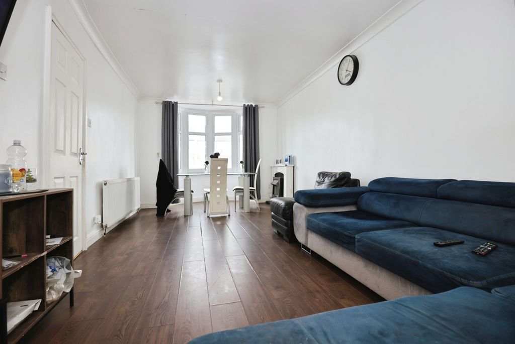 Property photo 3 of 18 Photo