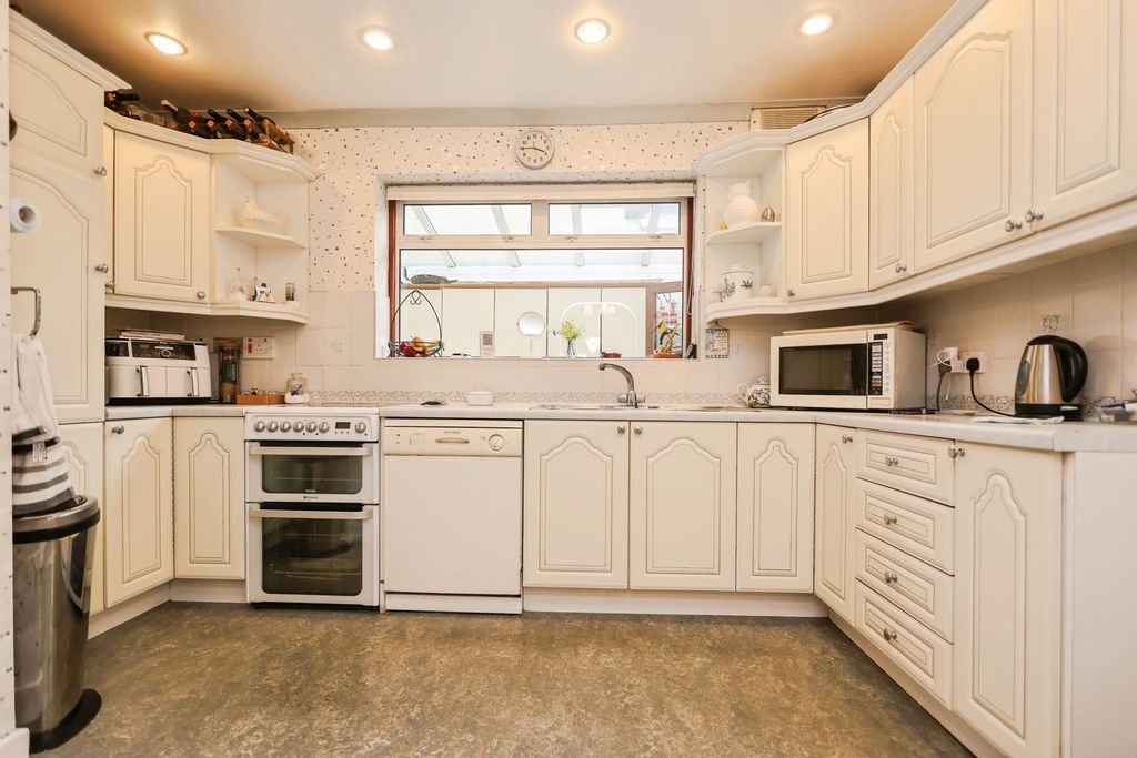 Property photo 2 of 24 Pbox-Img.Jpg