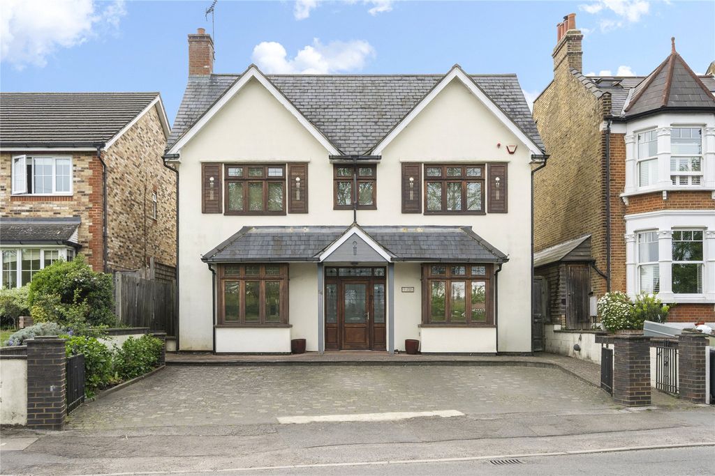 Property photo 1 of 31 Picture No. 12