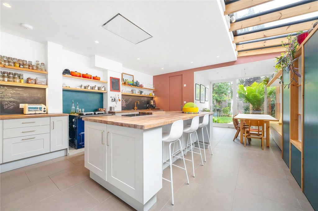 Property photo 2 of 22 Kitchen