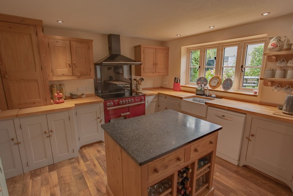 Property photo 2 of 16 Photo 15