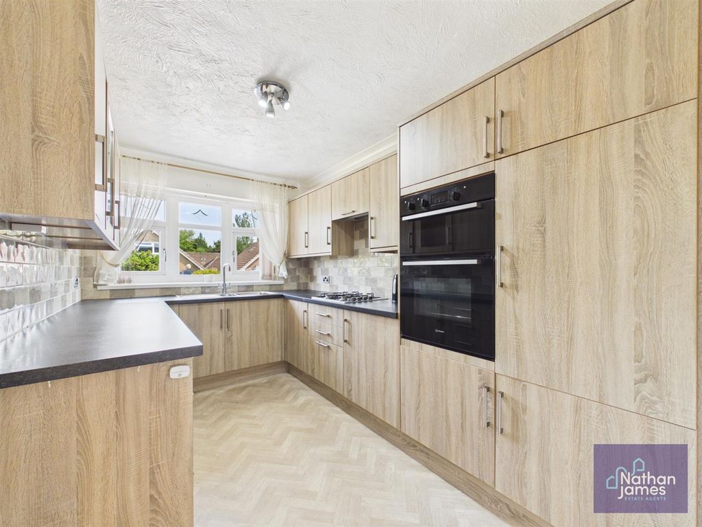 Property photo 2 of 15 Kitchen