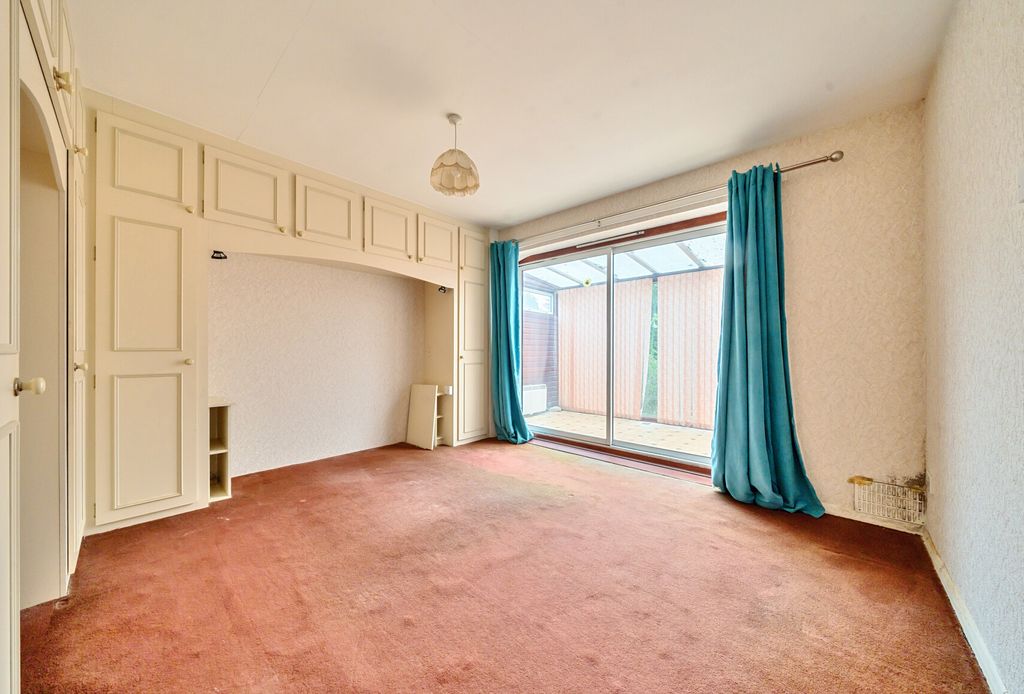 Property photo 3 of 17 1300773-1-683587A...