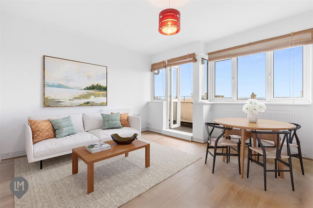 Property photo 1 of 7 Living/Dining Room