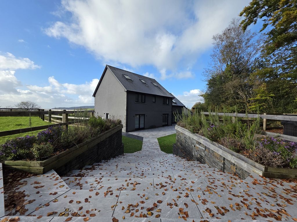 Property photo 2 of 34 Not Specified