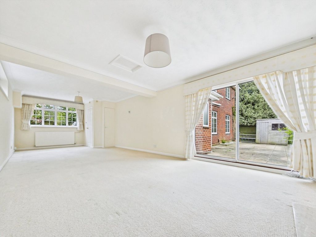 Property photo 3 of 16