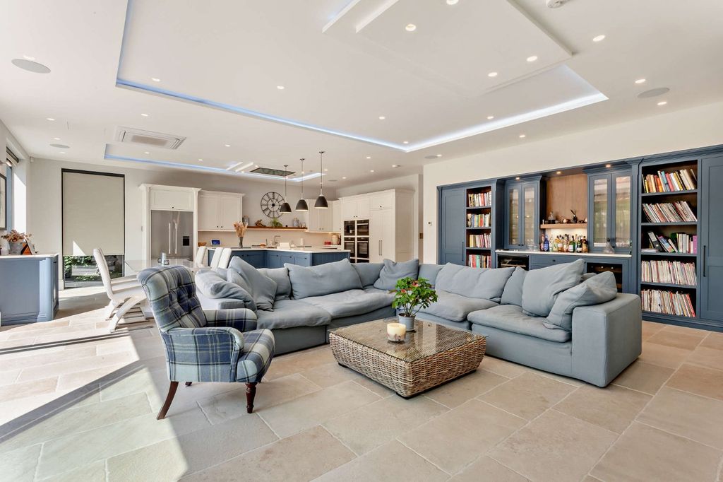 Additional image 4 of 5 bed detached house for saleWoodlands Road, Great Shelford, Cambridge, Cambridgeshire CB22