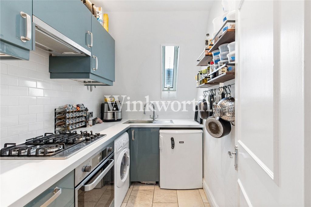 Property photo 3 of 18 Picture No. 19