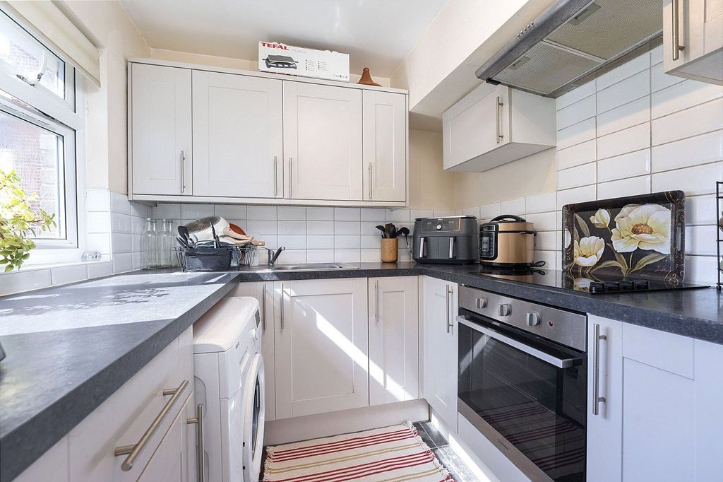 Property photo 3 of 15 Picture No. 12