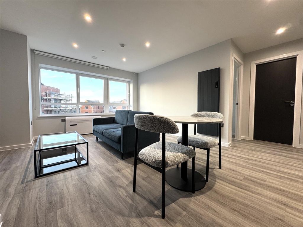 Property photo 1 of 13 Living Area Pic 8.Jpeg