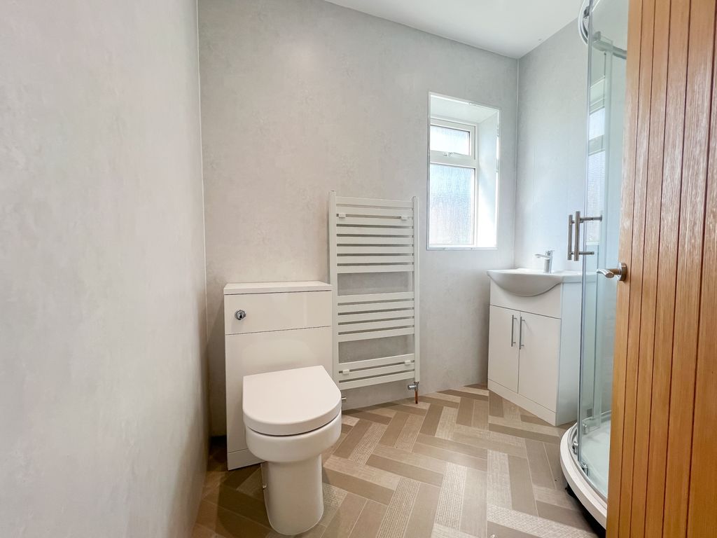 Property photo 3 of 16 Wanstead 1-12