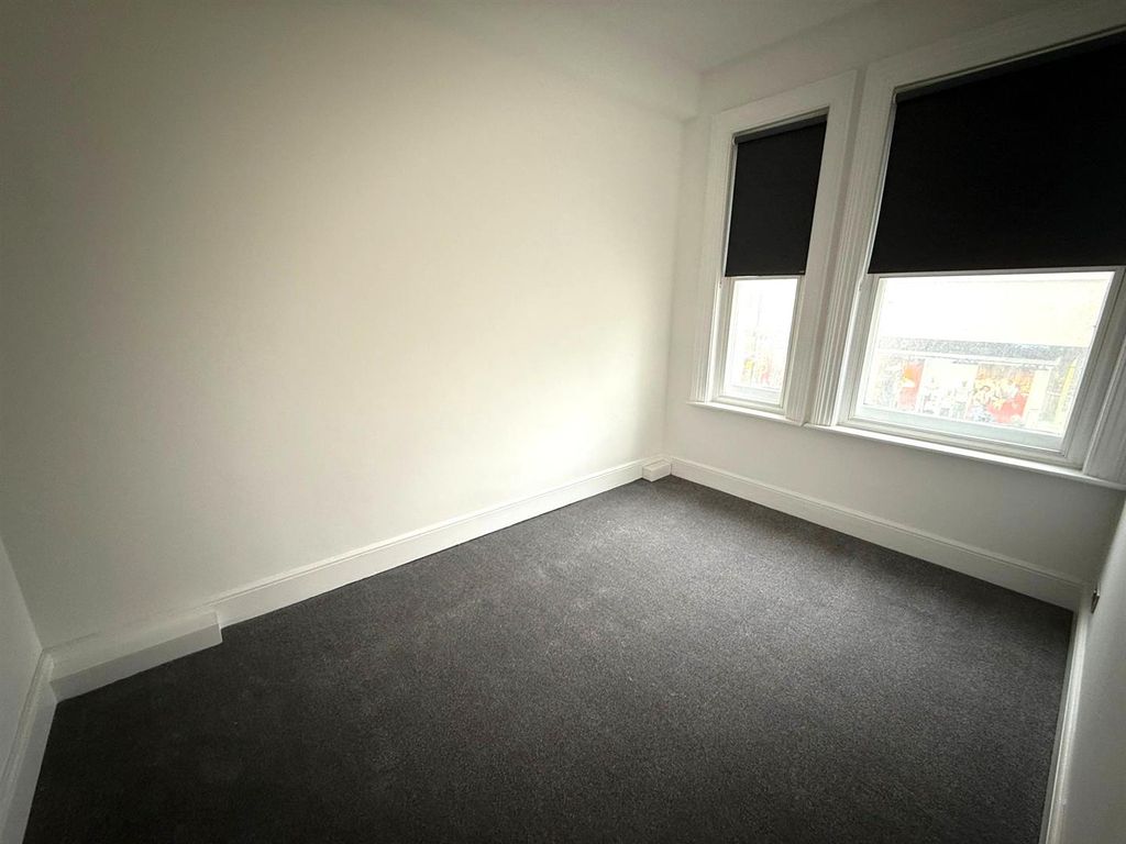 Property photo 2 of 4 Bed 1.Jpeg