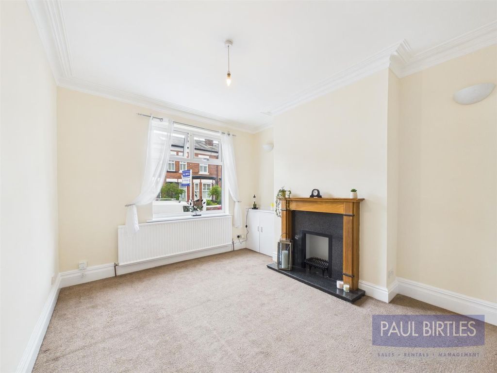 Property photo 3 of 25 Cam04378G0-Pr0347-Still019.Jpg