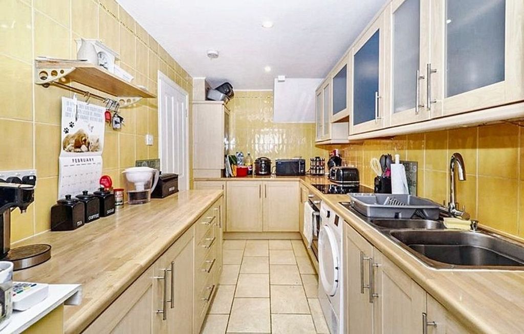 Property photo 3 of 9