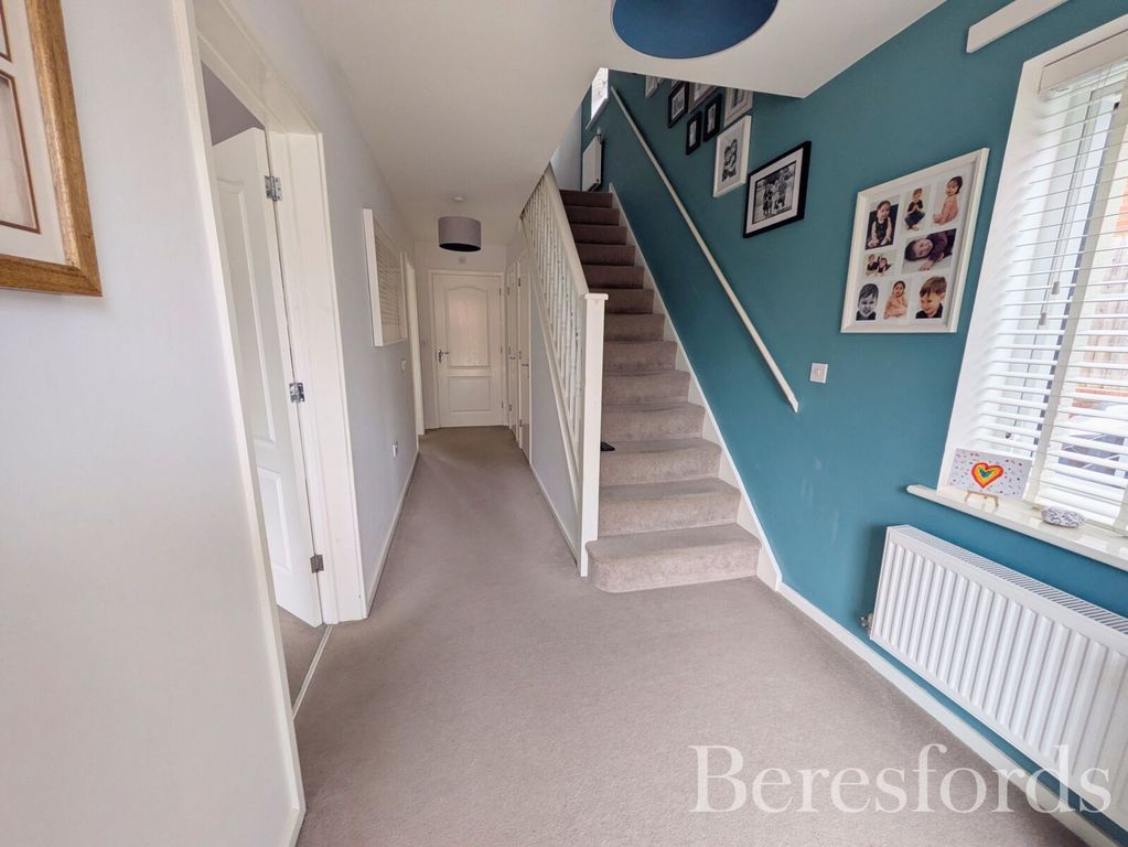 Property photo 2 of 11 Entrance