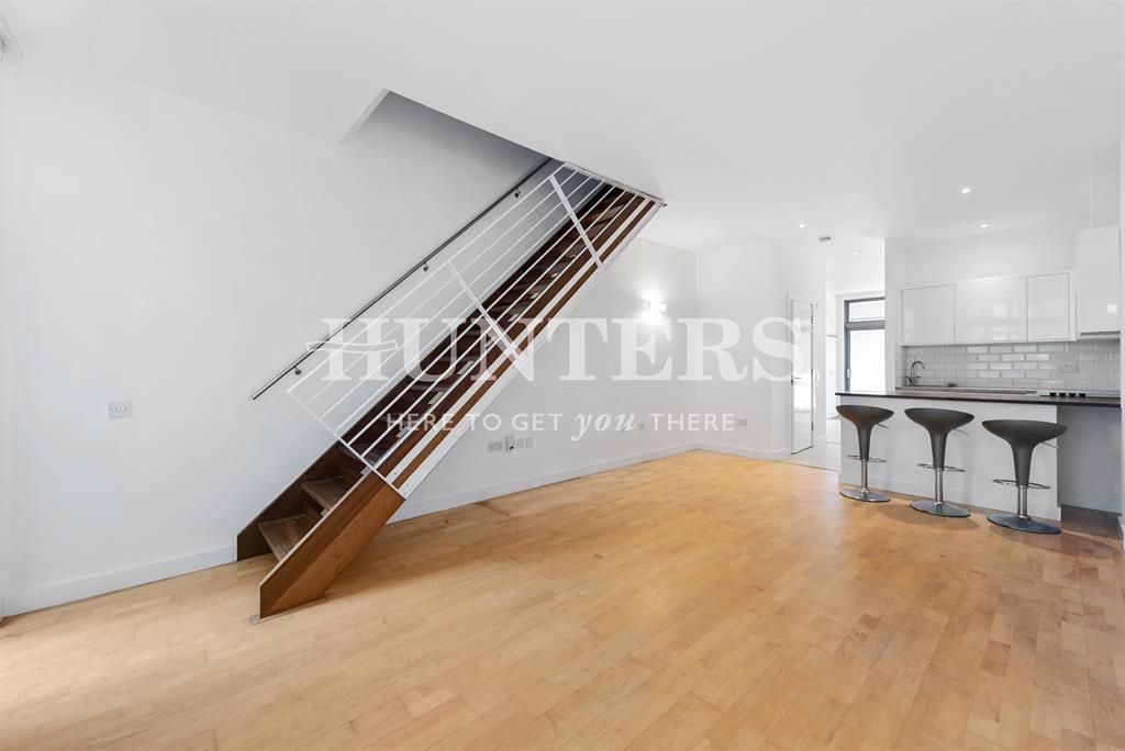Property photo 3 of 11 Kitchen/Reception
