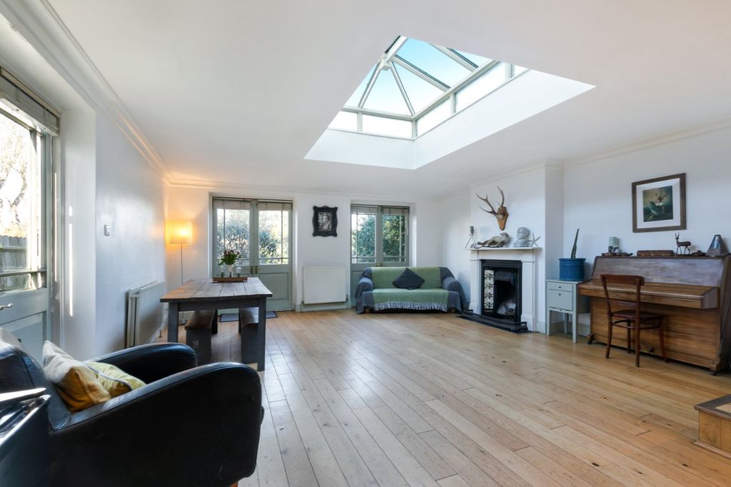 Property photo 2 of 17 Picture No. 21