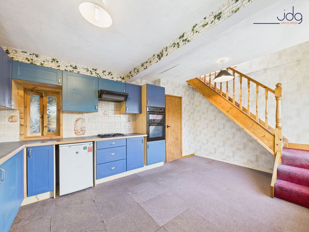 Property photo 3 of 13 Kitchen