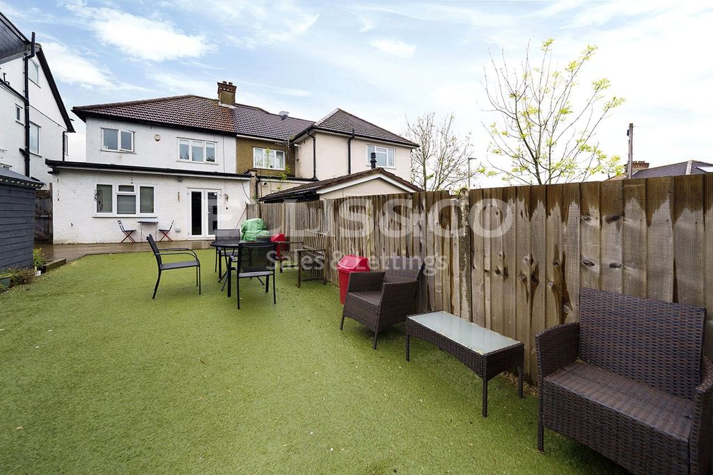 Property photo 3 of 16 Picture No. 18