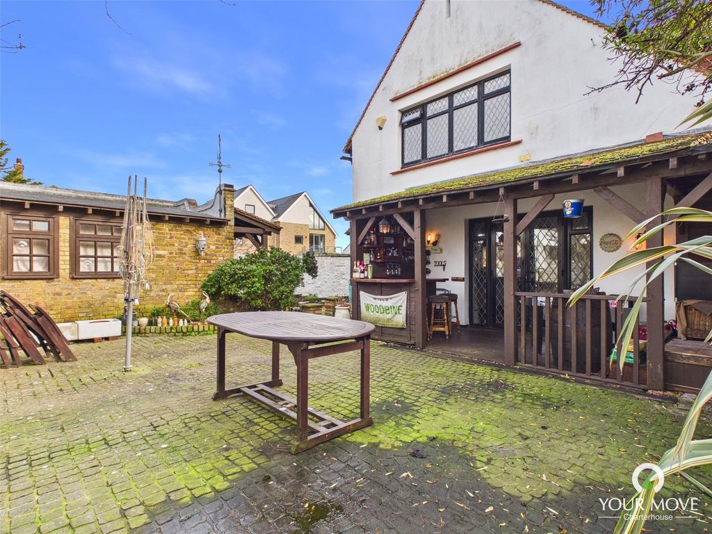 Property photo 2 of 23 Picture No. 07