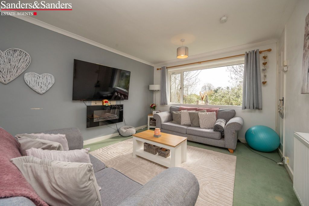 Property photo 3 of 17 Photograph 3