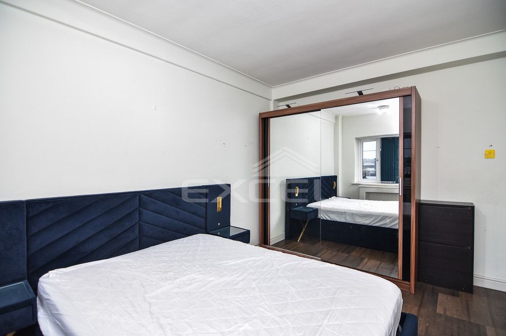 Property photo 3 of 6 Img_41677_8_Large