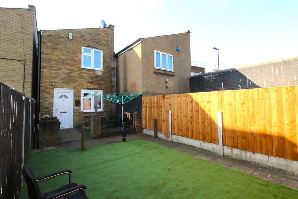 Property photo 2 of 10