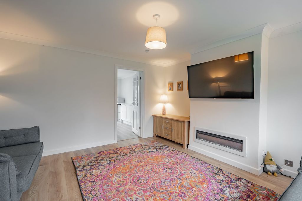 Property photo 3 of 20