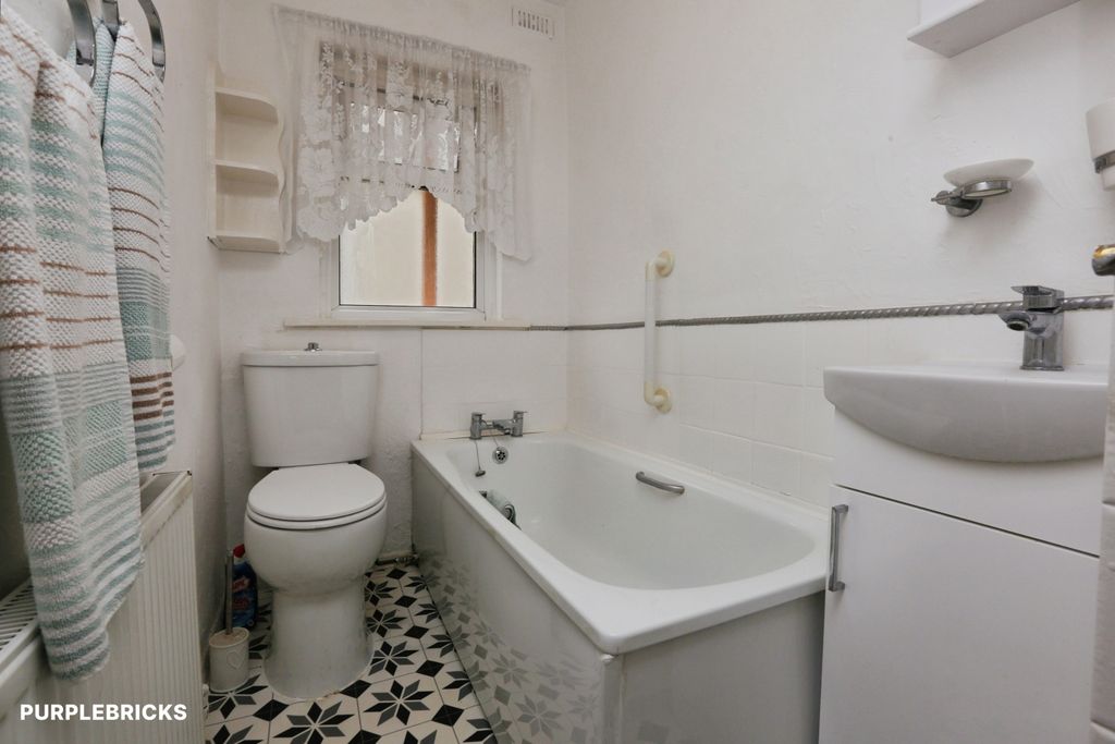 Property photo 3 of 25