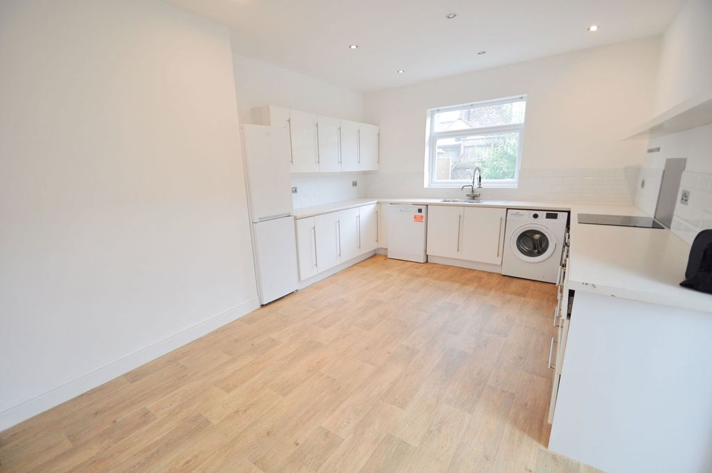 Property photo 3 of 29
