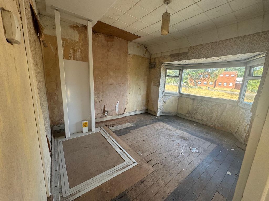 Property photo 3 of 13