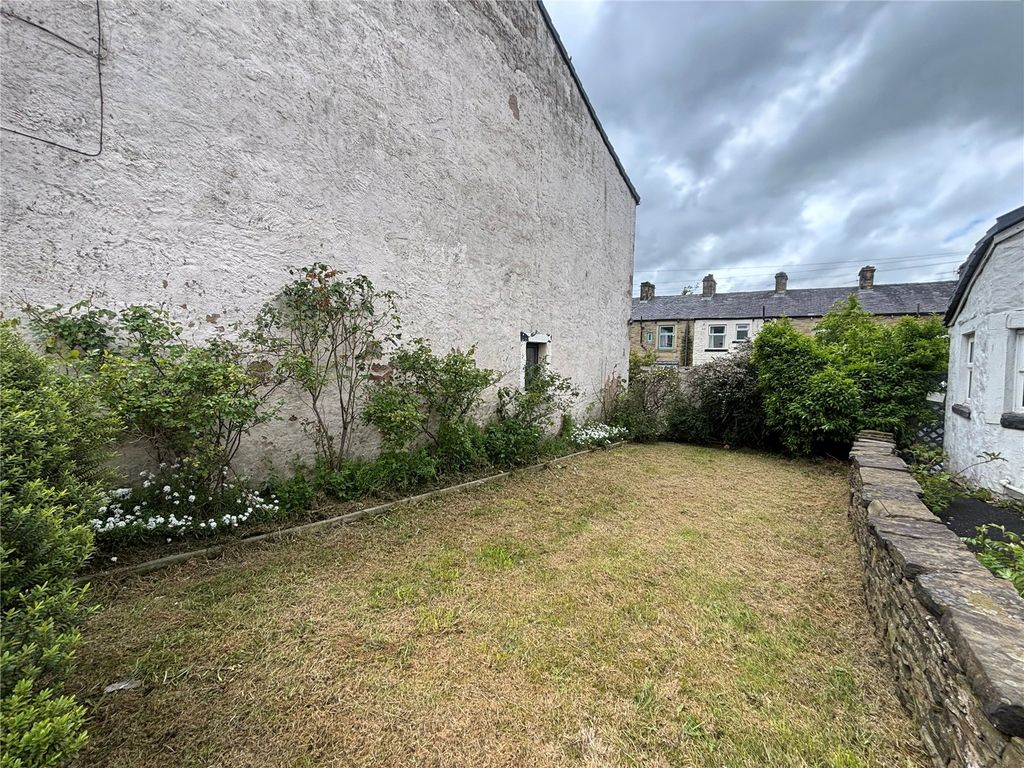 Property photo 2 of 11 Picture No. 18