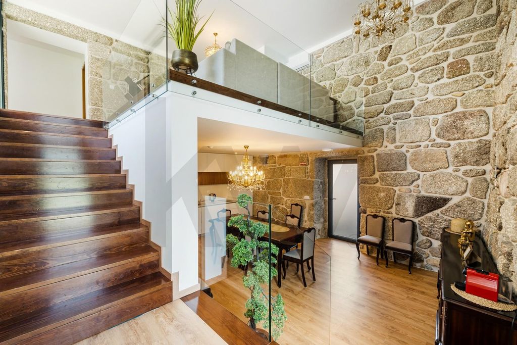 Property photo 3 of 33