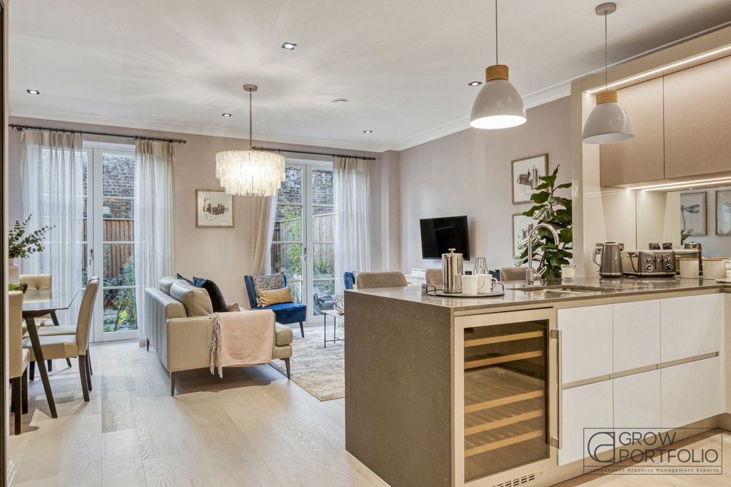 Additional image 4 of 4 bed semi-detached house for saleEgerton Drive, London, Greater London TW7