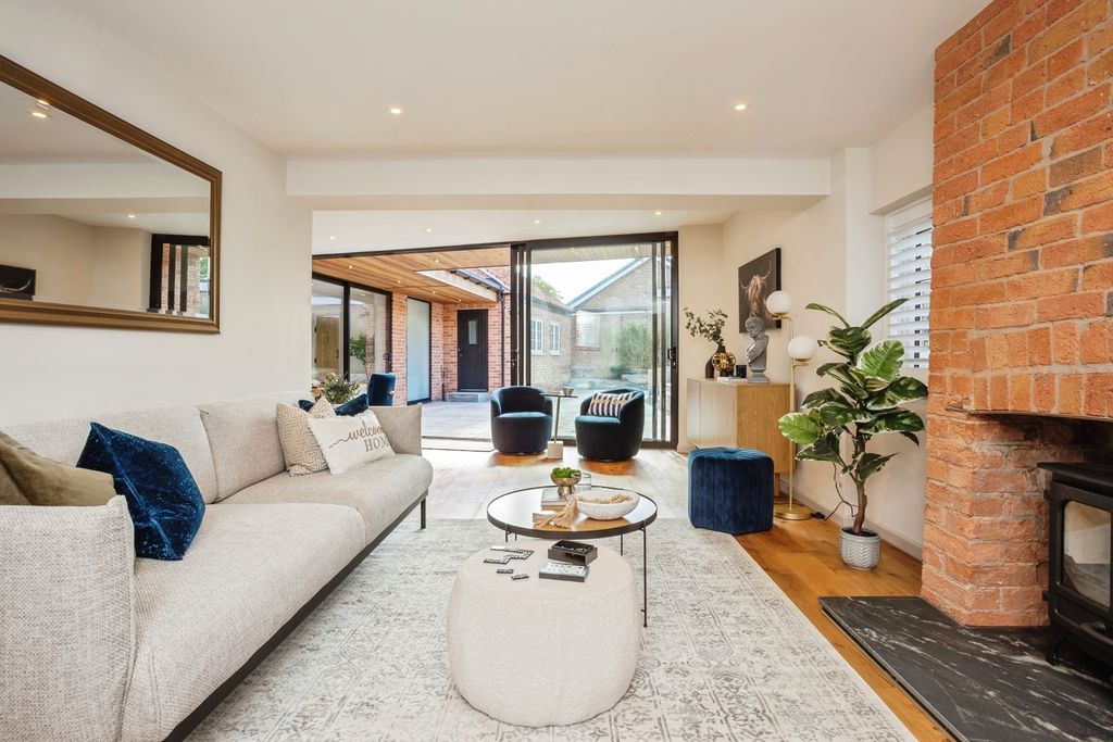 Property photo 2 of 39 Photo