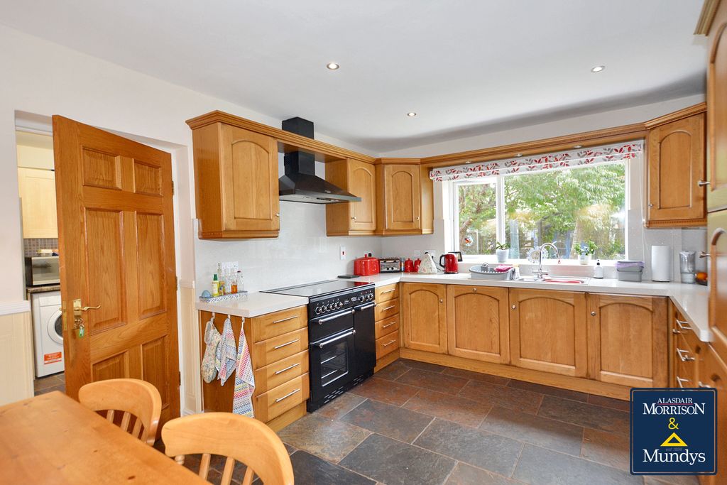 Property photo 2 of 25 Breakfast Kitchen(2)