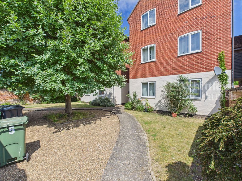 Property photo 1 of 8