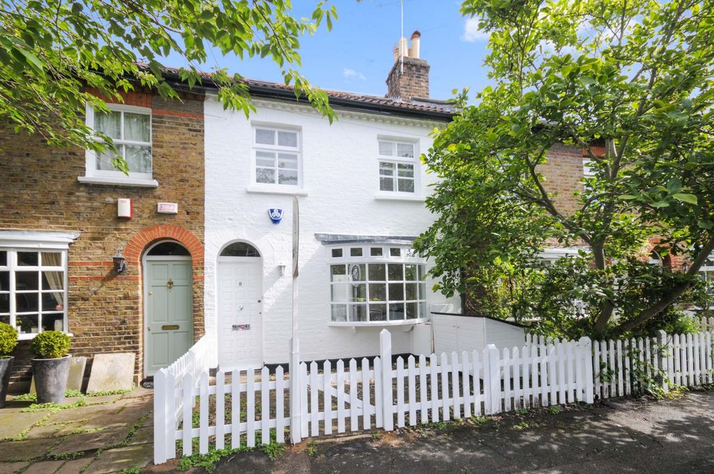 Property photo 1 of 8