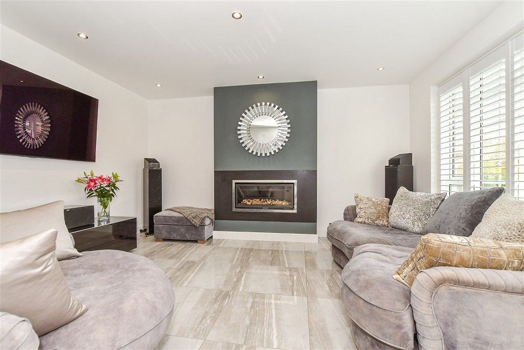 Property photo 1 of 16 Lounge