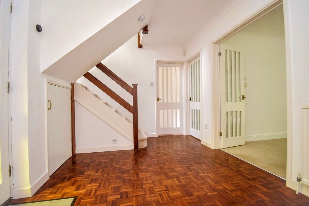 Property photo 3 of 26