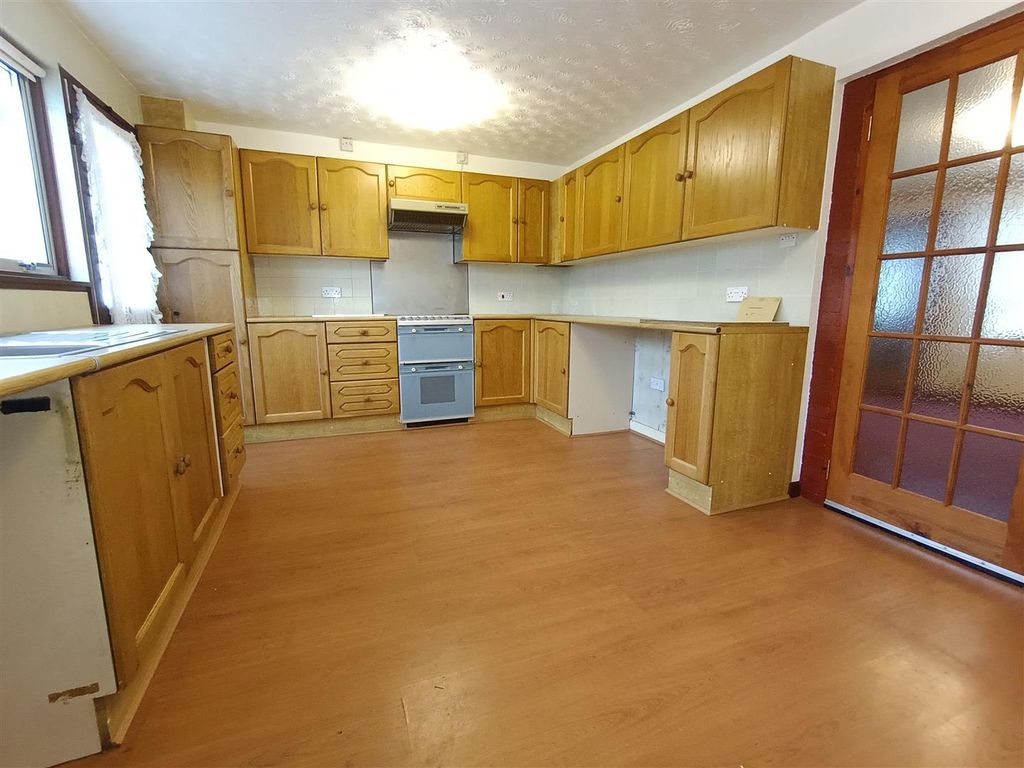 Property photo 3 of 13 Kitchen/Diner