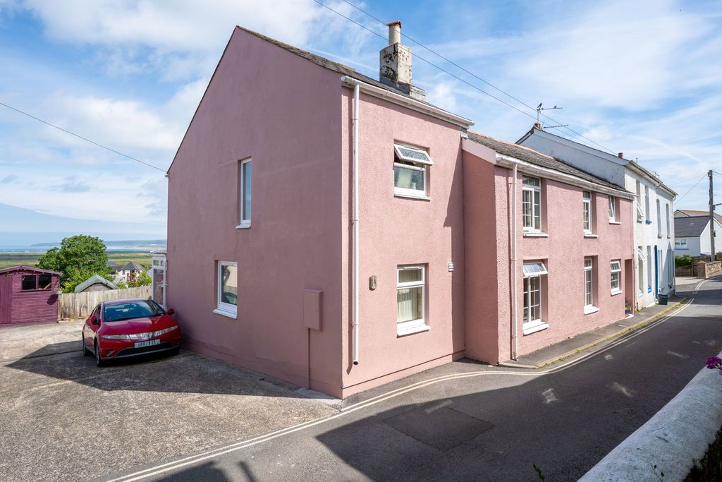 Property photo 3 of 43
