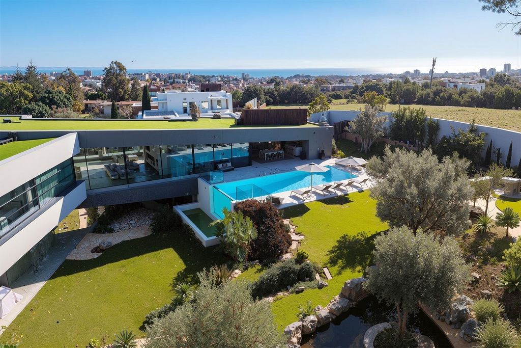 Property photo 1 of 50 Contemporary Six-Bedroom Villa In Cascais