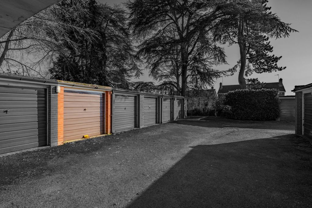 Property photo 3 of 32