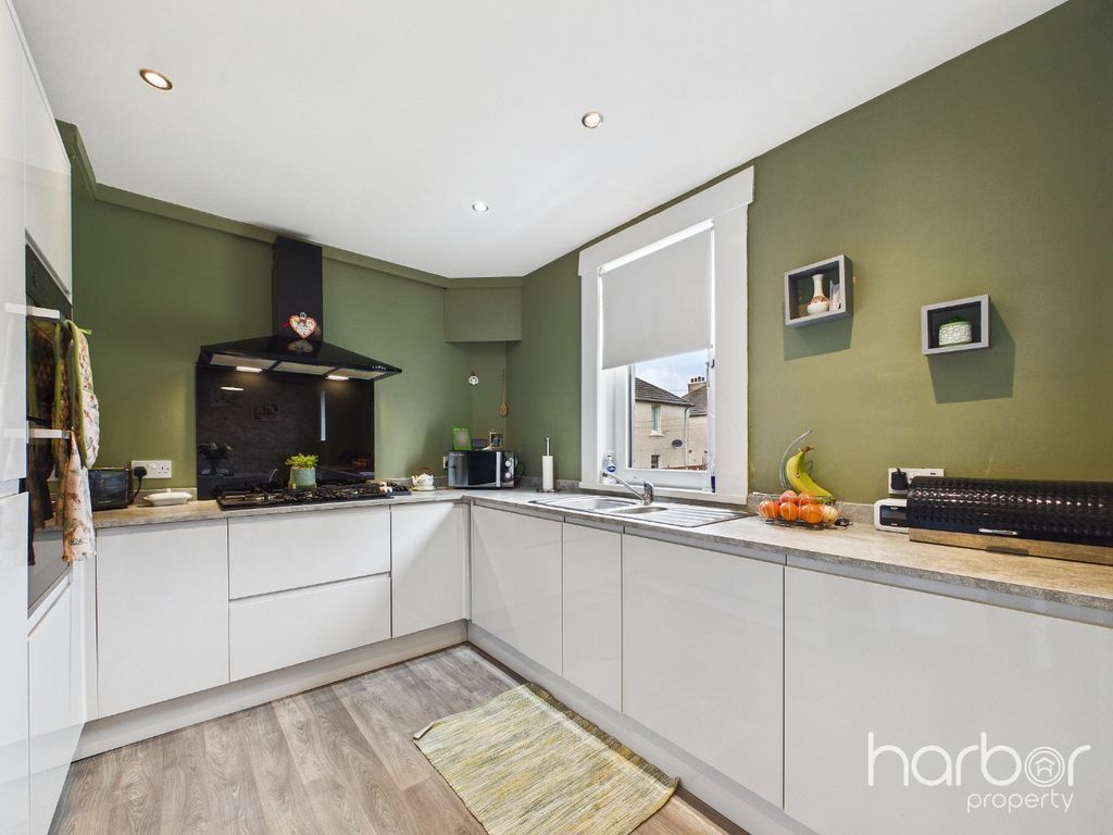 Property photo 3 of 16 5441676