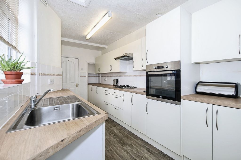 Property photo 3 of 22 Pbox-Img.Jpg