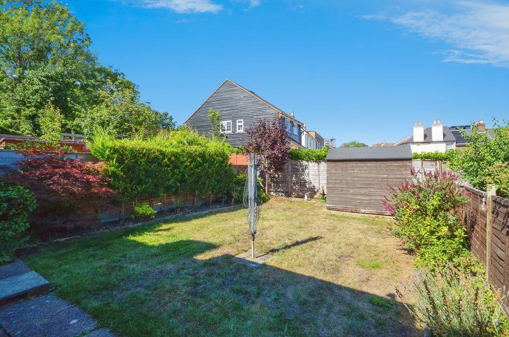 Property photo 3 of 17 Garden