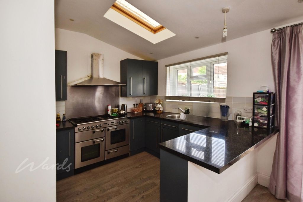 Property photo 2 of 11 Featherby Kitchen