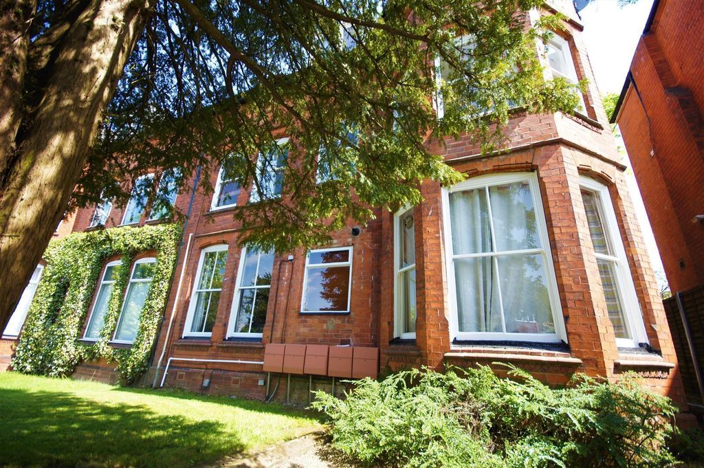 Property photo 1 of 13 Approach